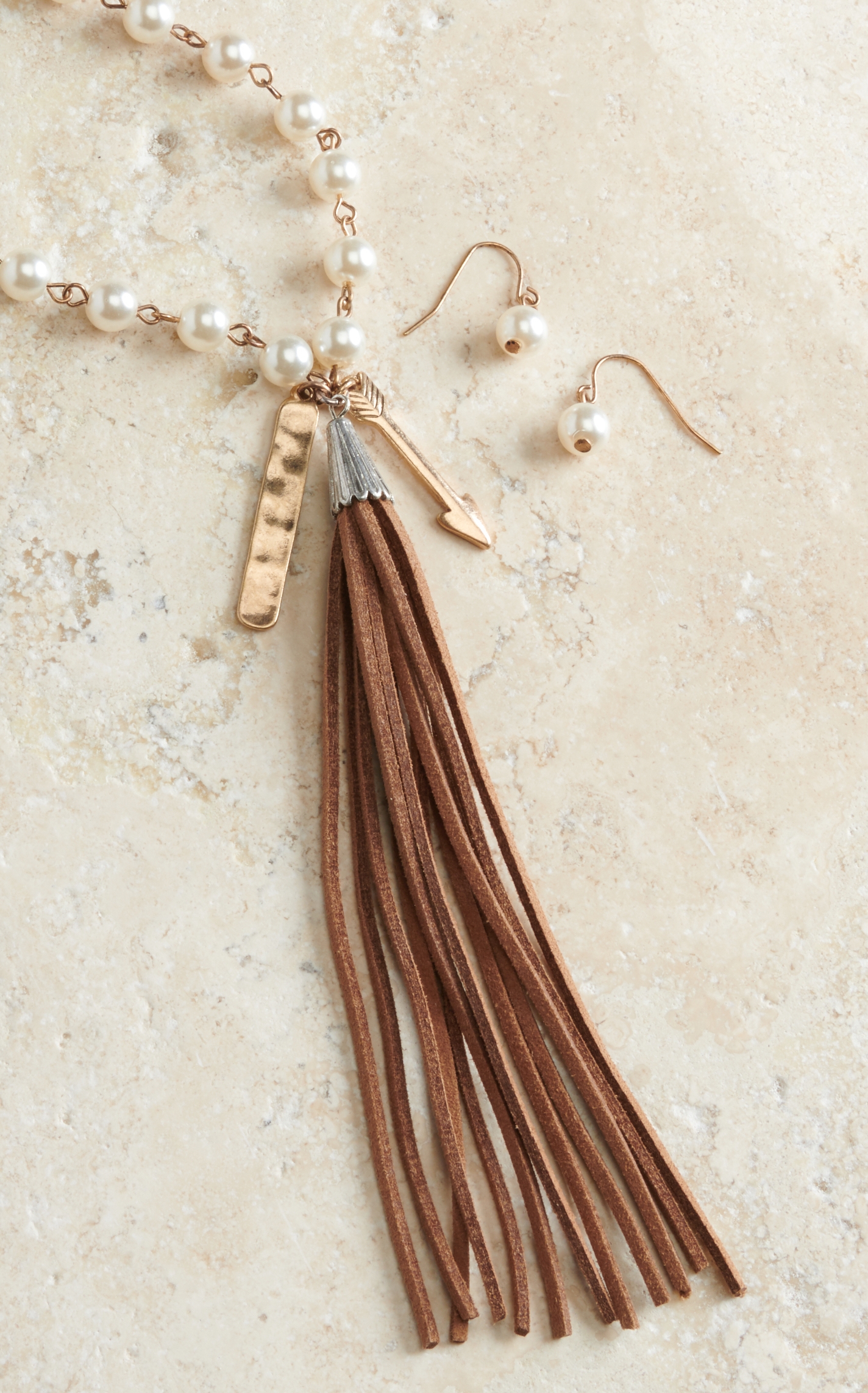 Blazin Roxx White Pearl with Arrow and Fringe Tassel Jewelry Set - Image 1