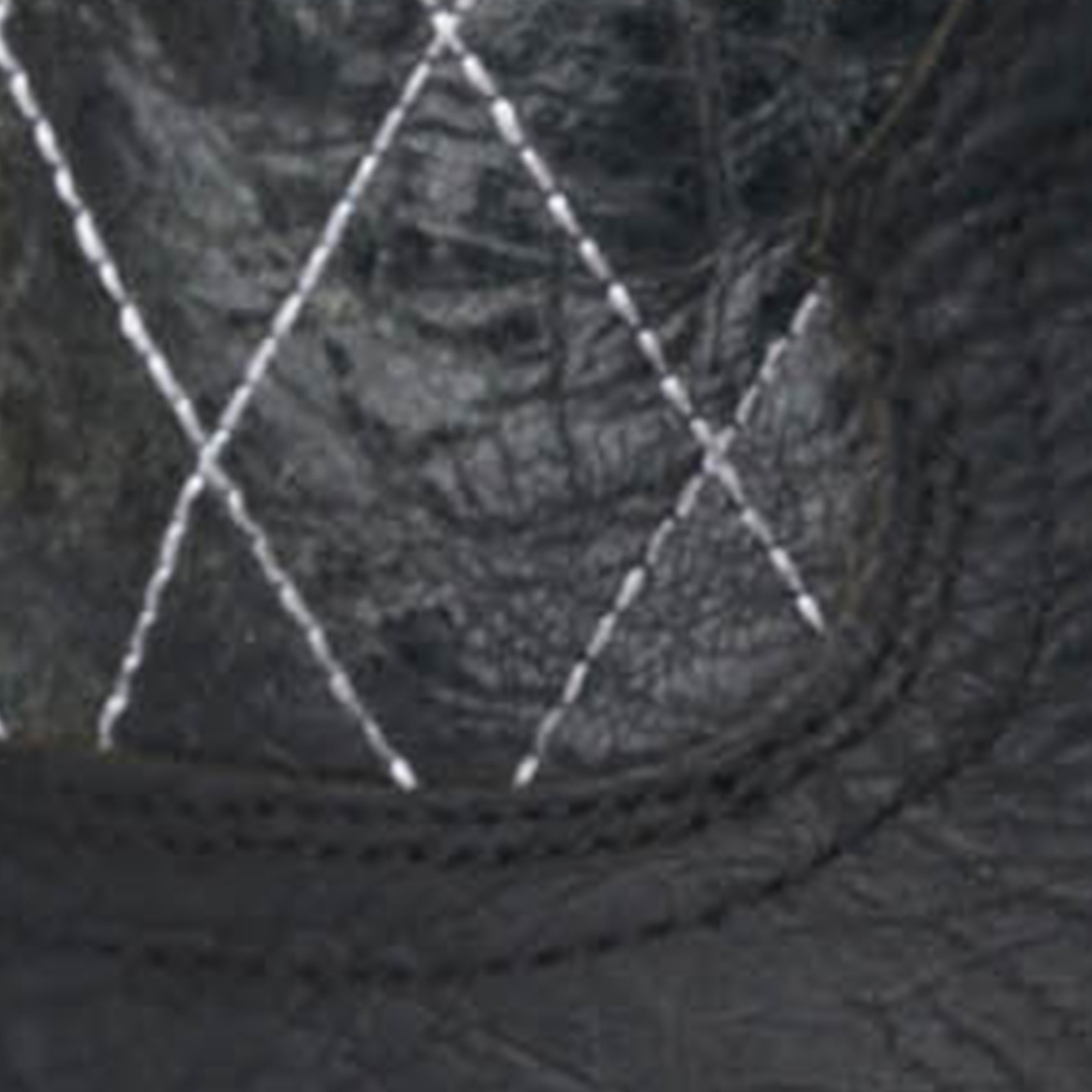 Hondo Men's Black and Black Crater Diamond Stitch 16\