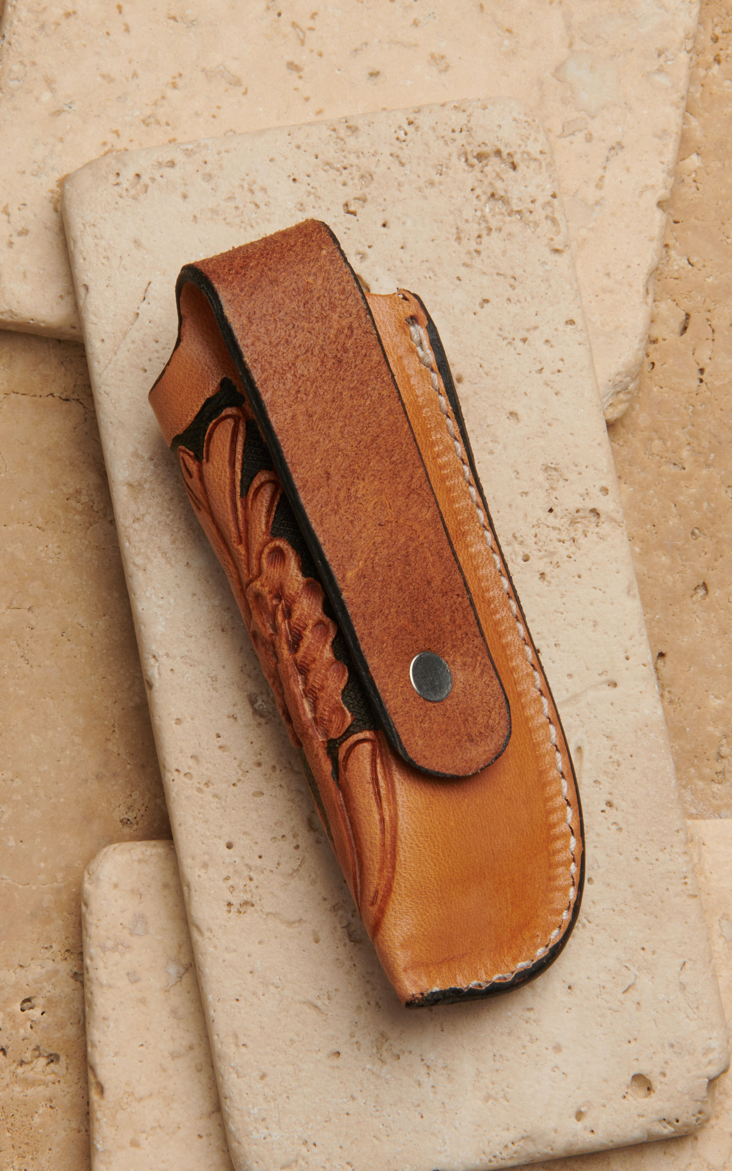 Circle SH Light Oiled Tan and Black Floral Tooled Knife Sheath - Image 1