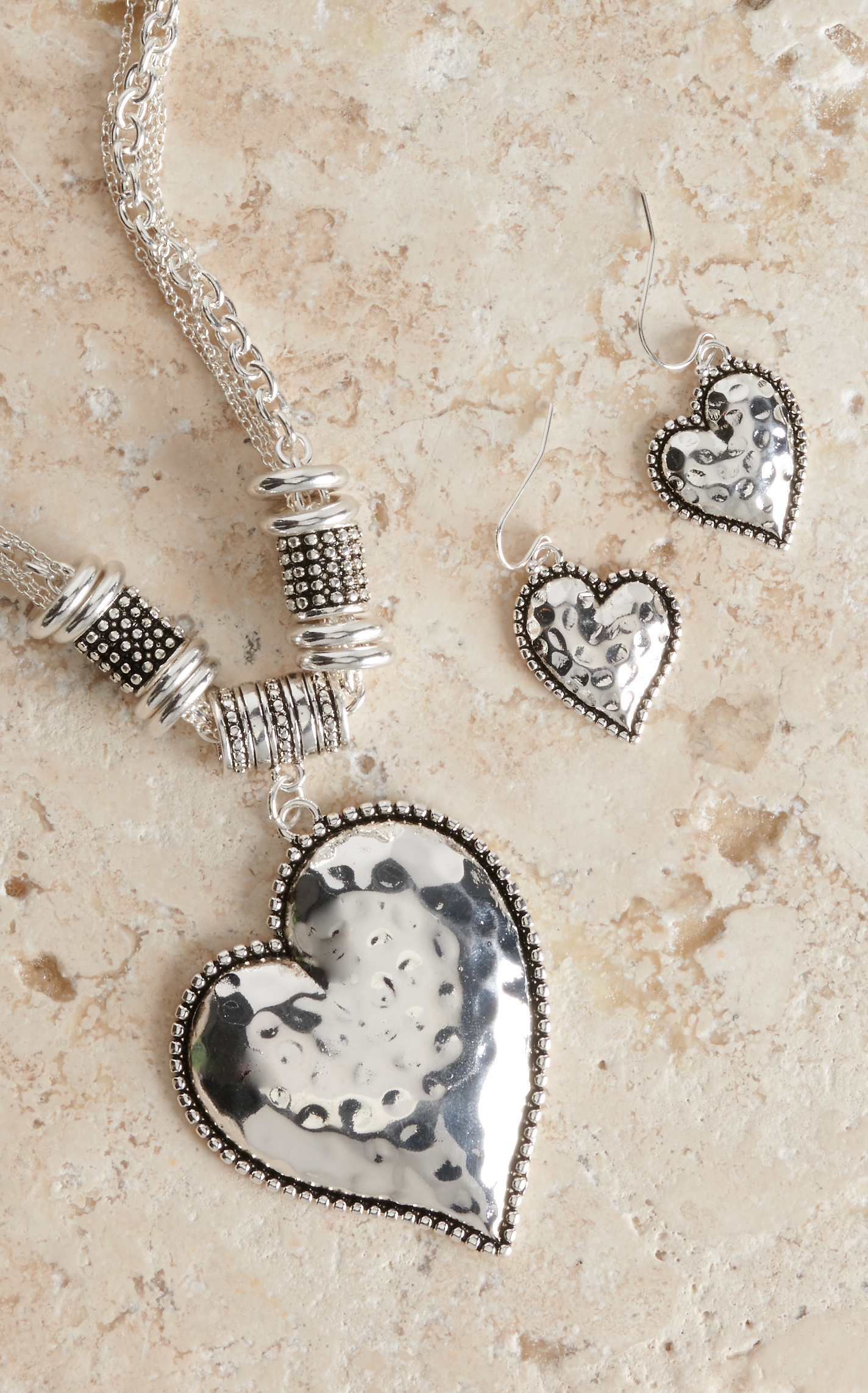 Blazin Roxx Silver Hammered Heart Jewelry Set - Image 1