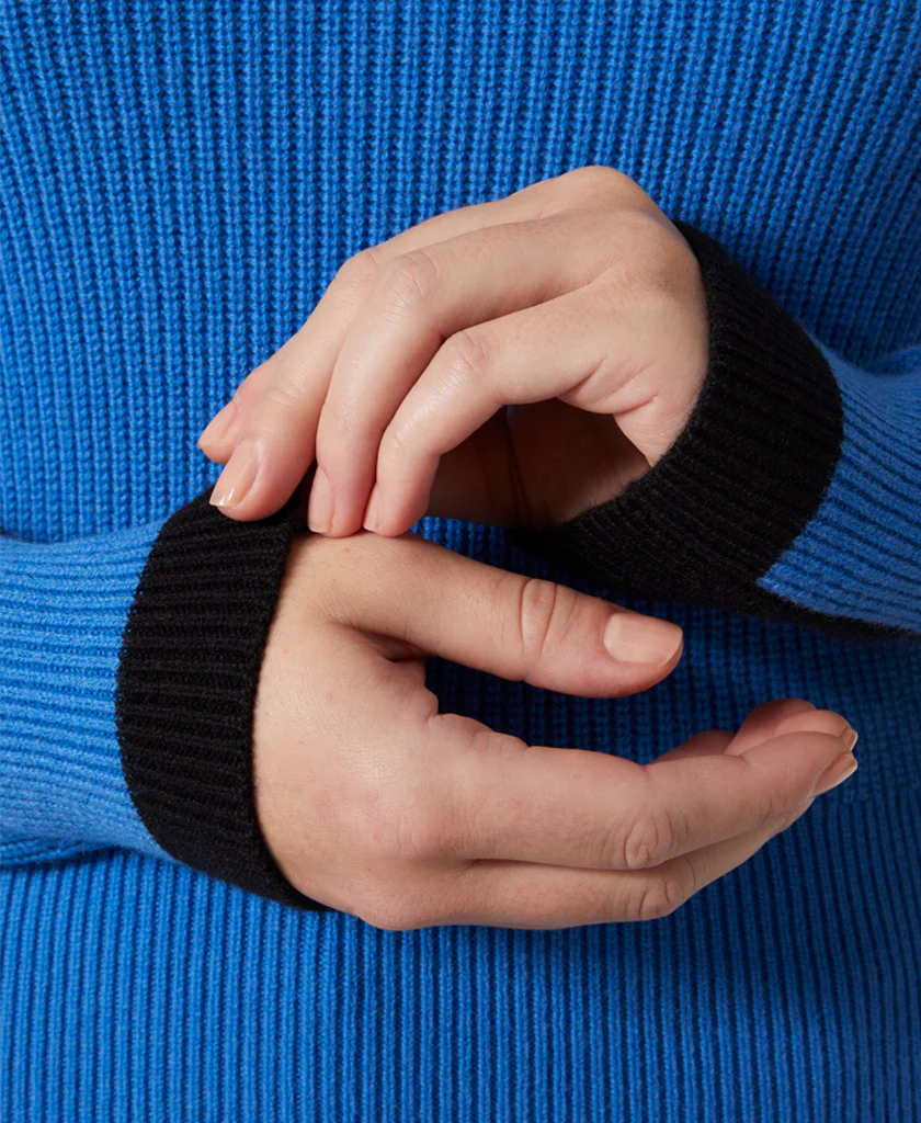 W EDGE KNITTED SWEATER, Ultra Blue