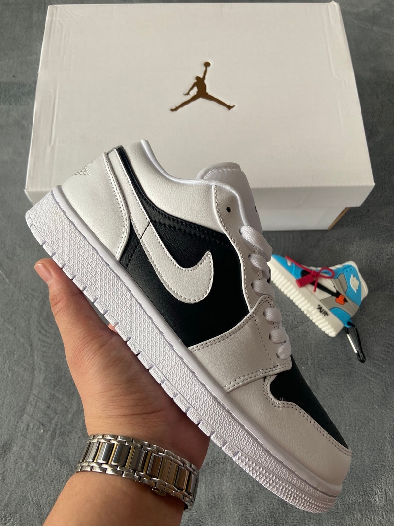 Air Jordan 1 Low Panda   DC0774-100