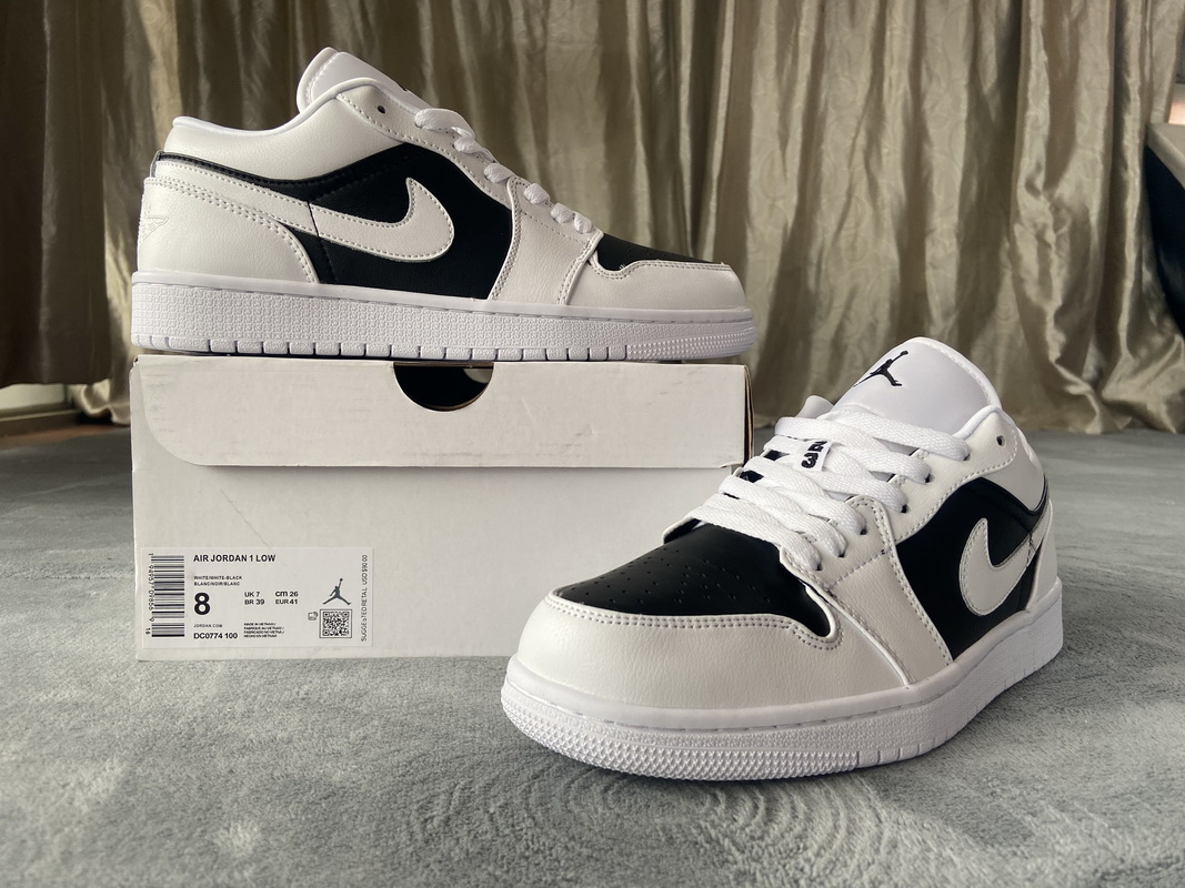 Air Jordan 1 Low Panda   DC0774-100