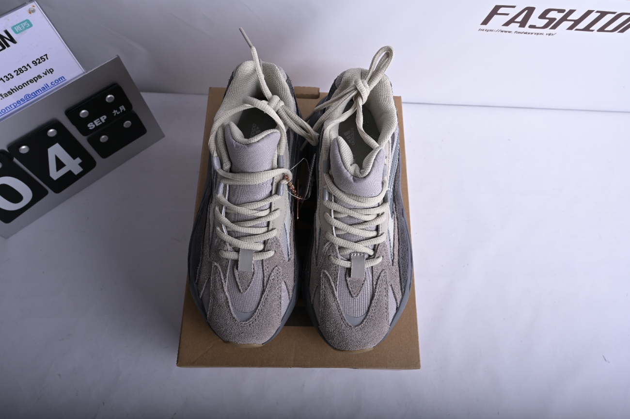 Yeezy Boost 700 V2“Tephra” FU7914