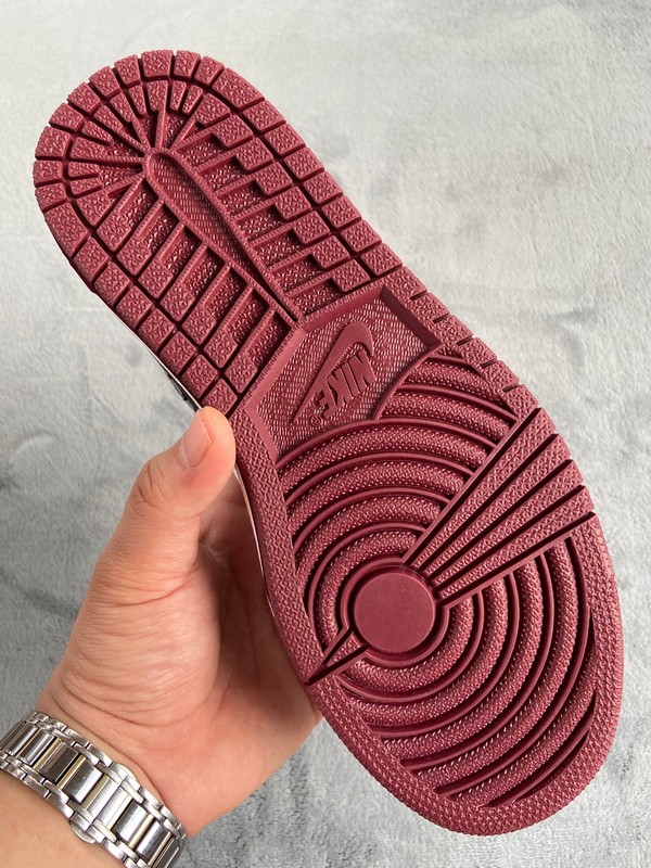 Air Jordan 1 Low Noble Red  553558-604