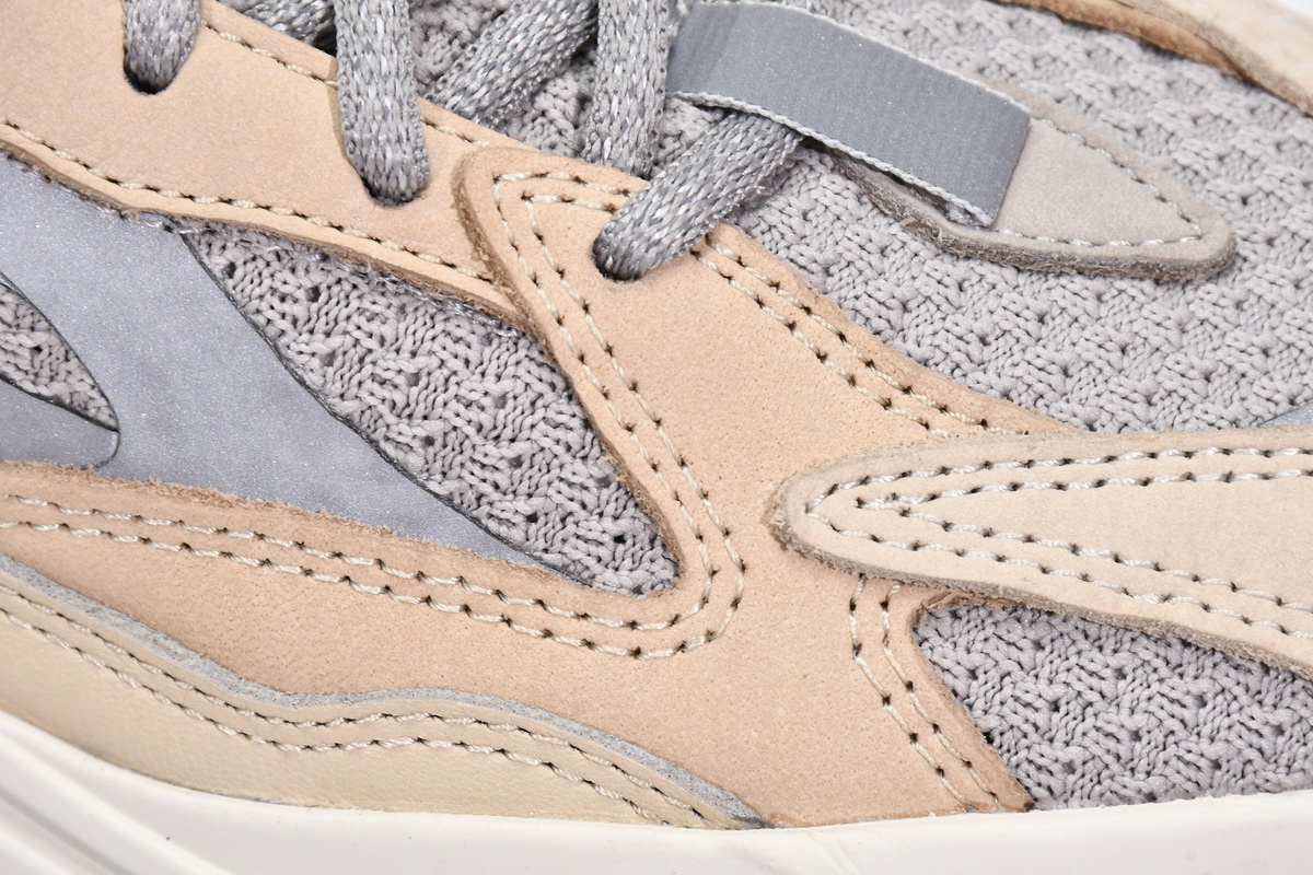 DG  adidas Yeezy Boost 700 V2 Cream   GY7924