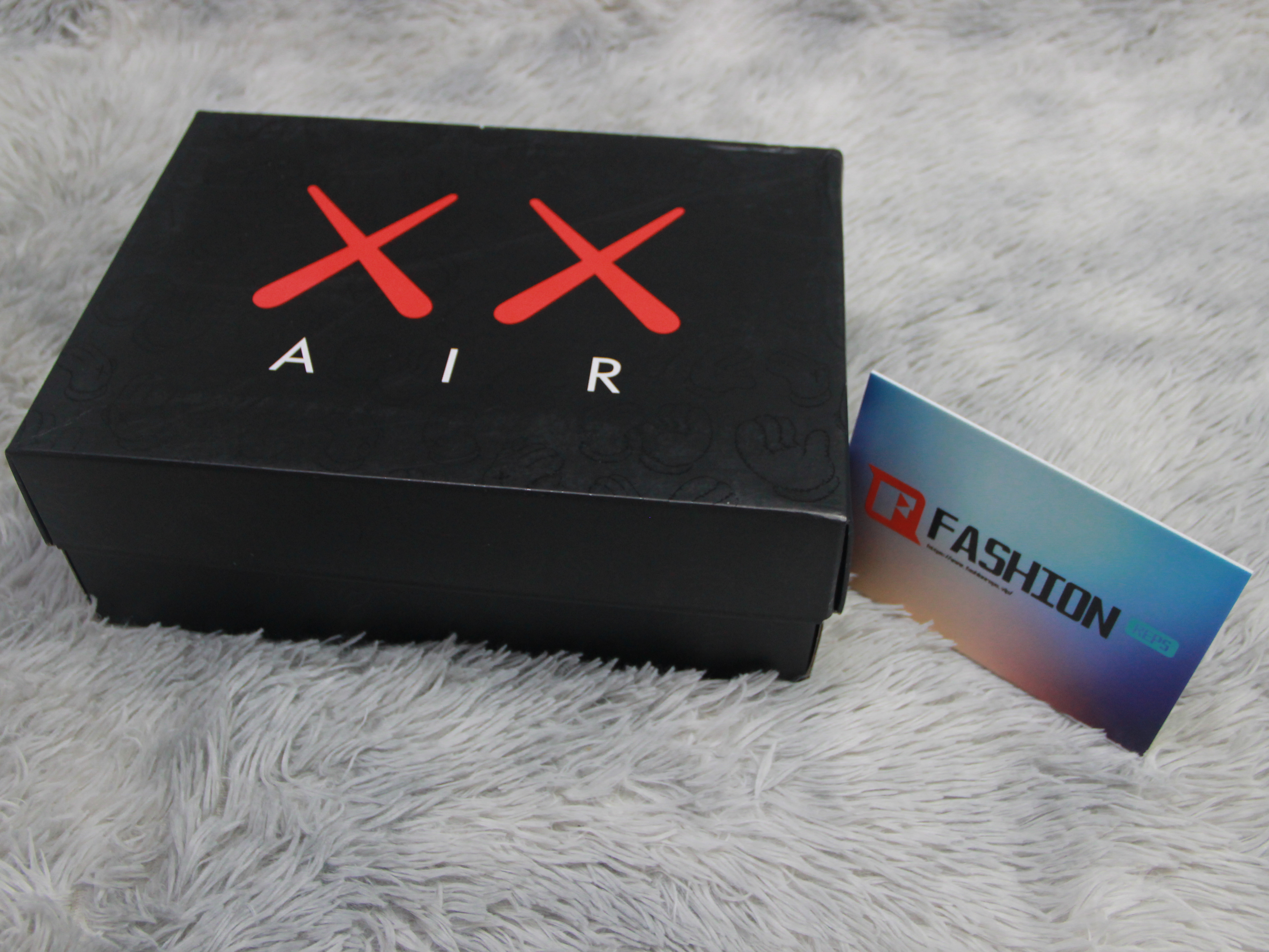 Air Jordan 4 Retro KAWS Black 930155-001