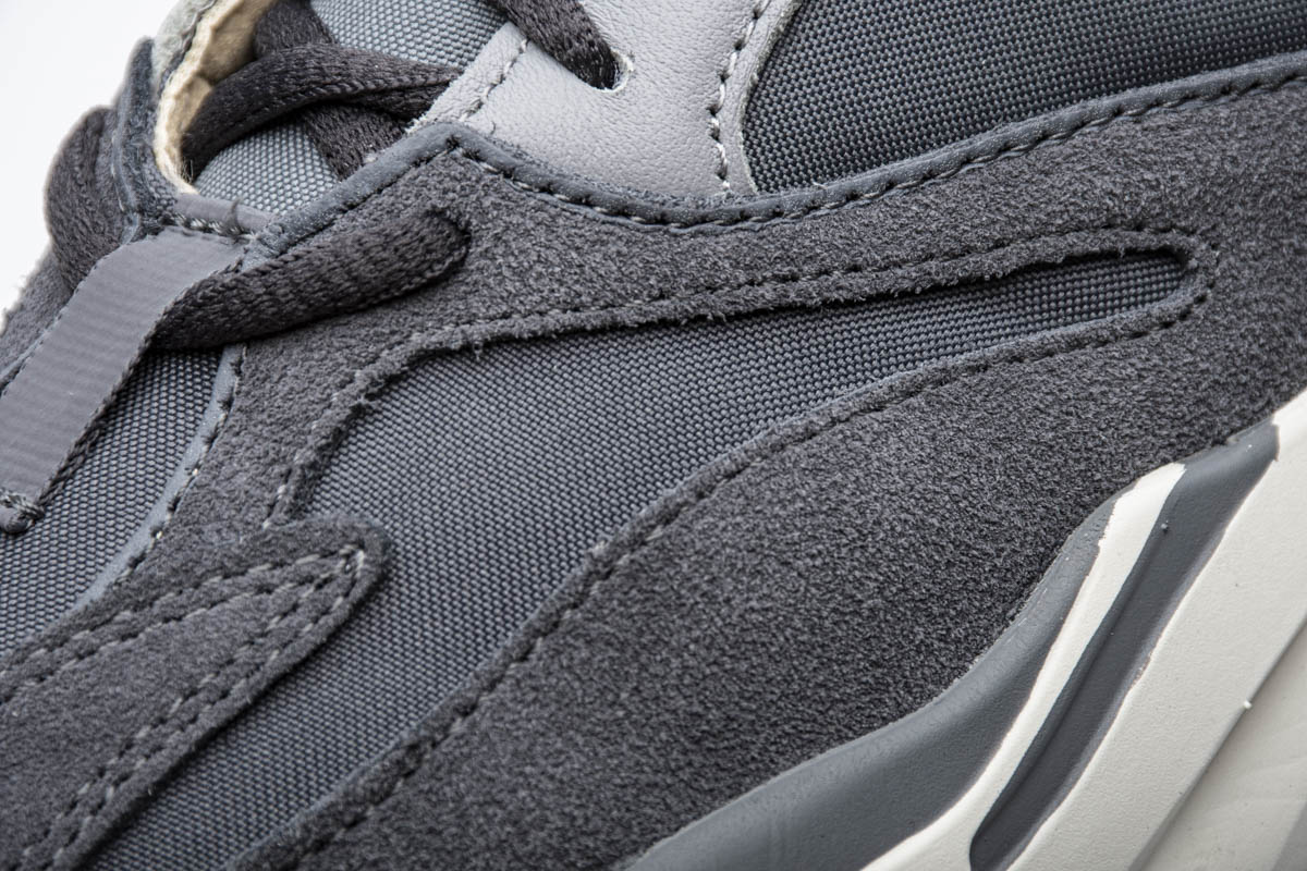 DG  Yeezy Boost 700“Magnet”FV9922