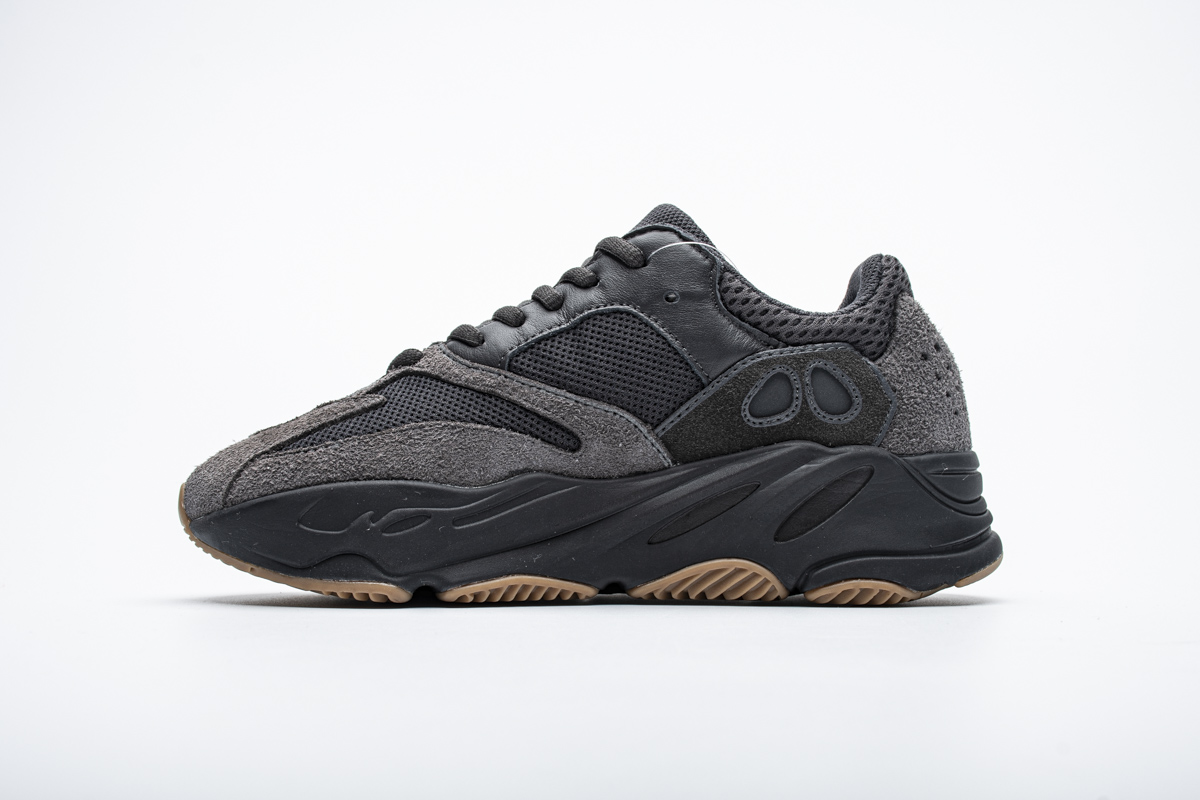 Yeezy Boost 700“Utility Black” FV5304
