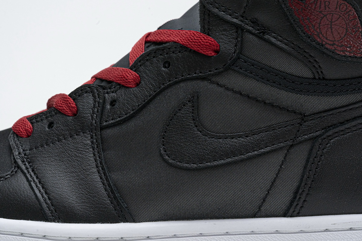 Air Jordan 1 Retro High OG “Black Satin Gym Red”   555088-060