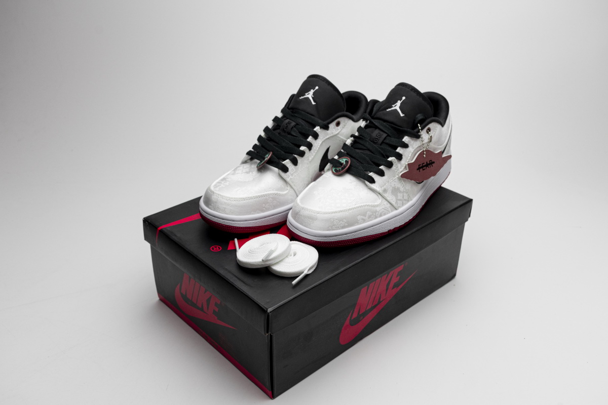 Edison Chen x Air Jordan 1 LOW SE “Fearless”    CU2804-100
