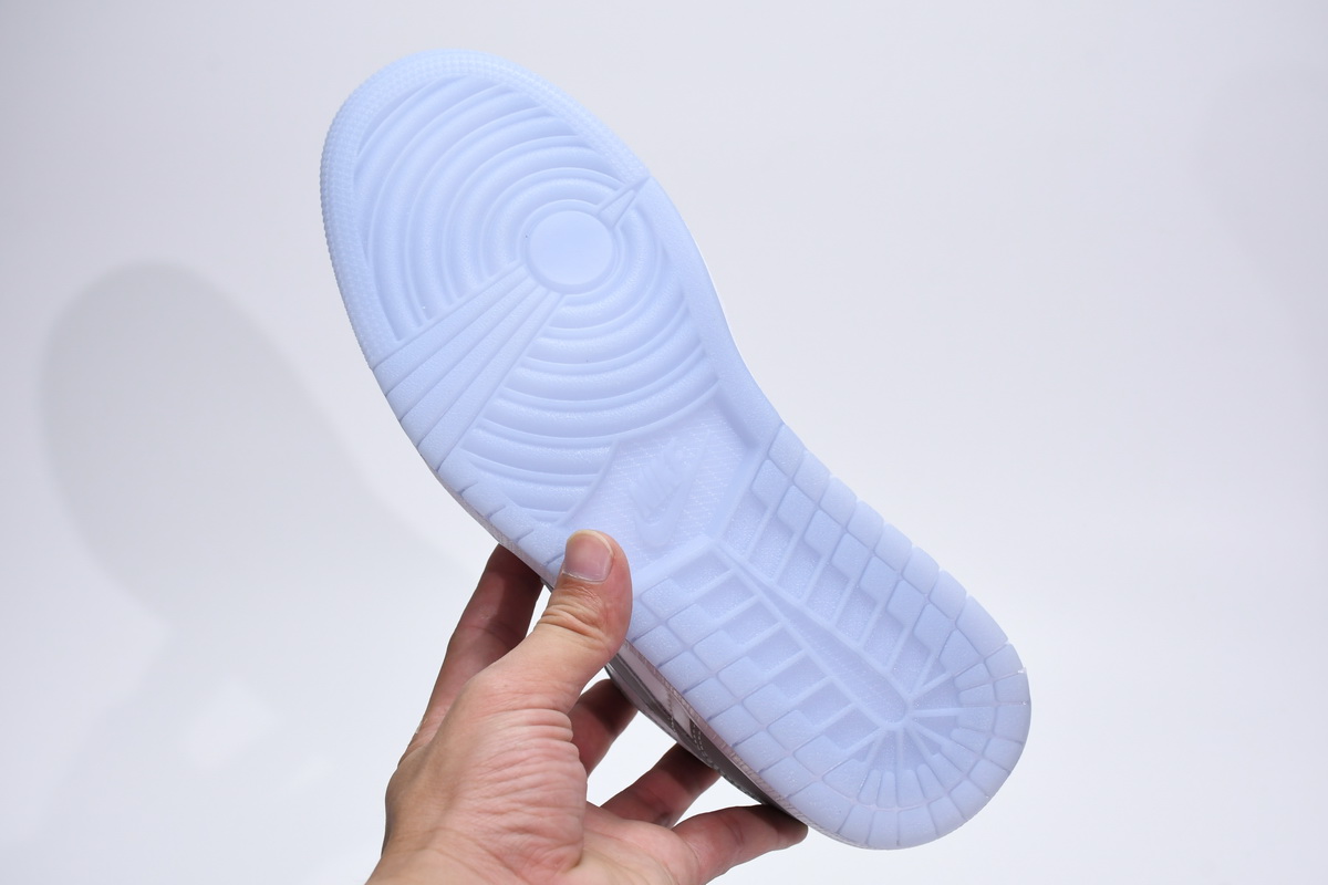 Air Jordan 1 Low Wolf Grey  DC0774-105