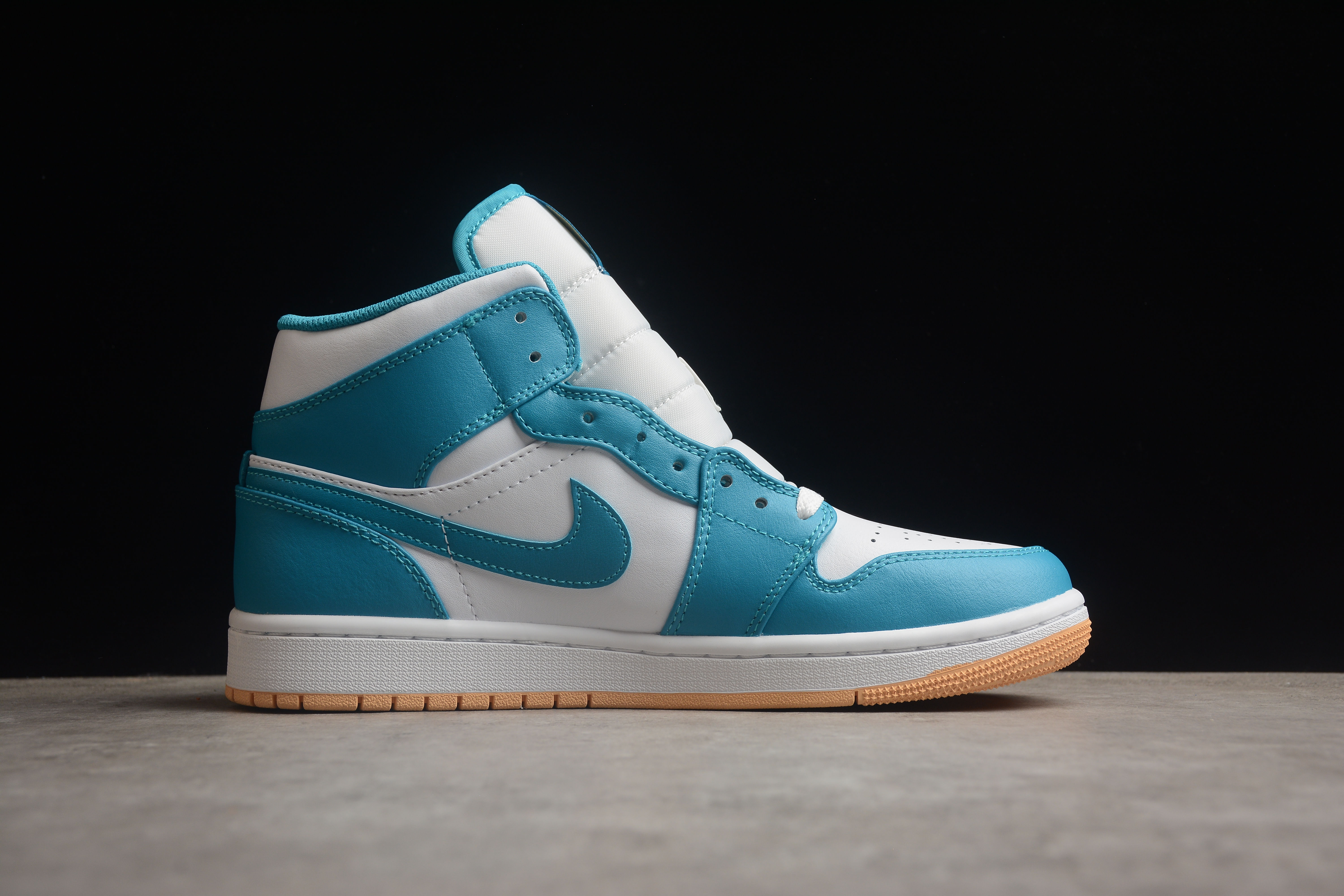 Air Jordan 1 Mid  DQ8426-400