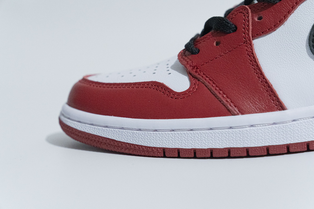H12  Air Jordan 1 High OG Chicago 555088-101