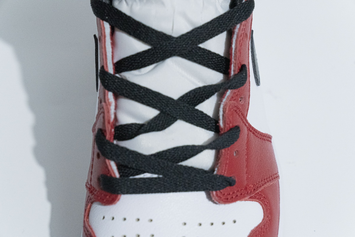 H12  Air Jordan 1 High OG Chicago 555088-101