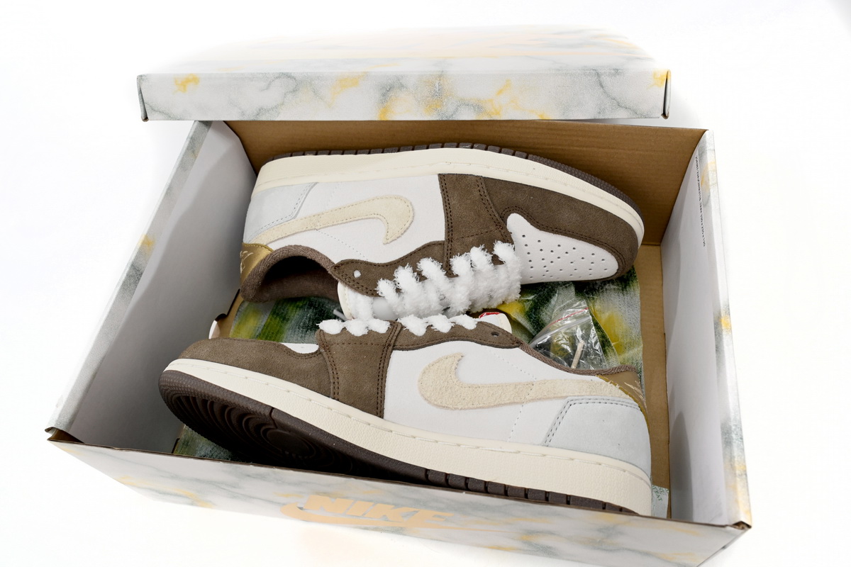 Travis Scott x Air Jordan 1 Low OG “Year of the Rabbit”  DJ1312-200
