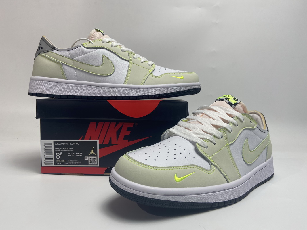 Air Jordan 1 Low OG Ghost Green  DM7837-103