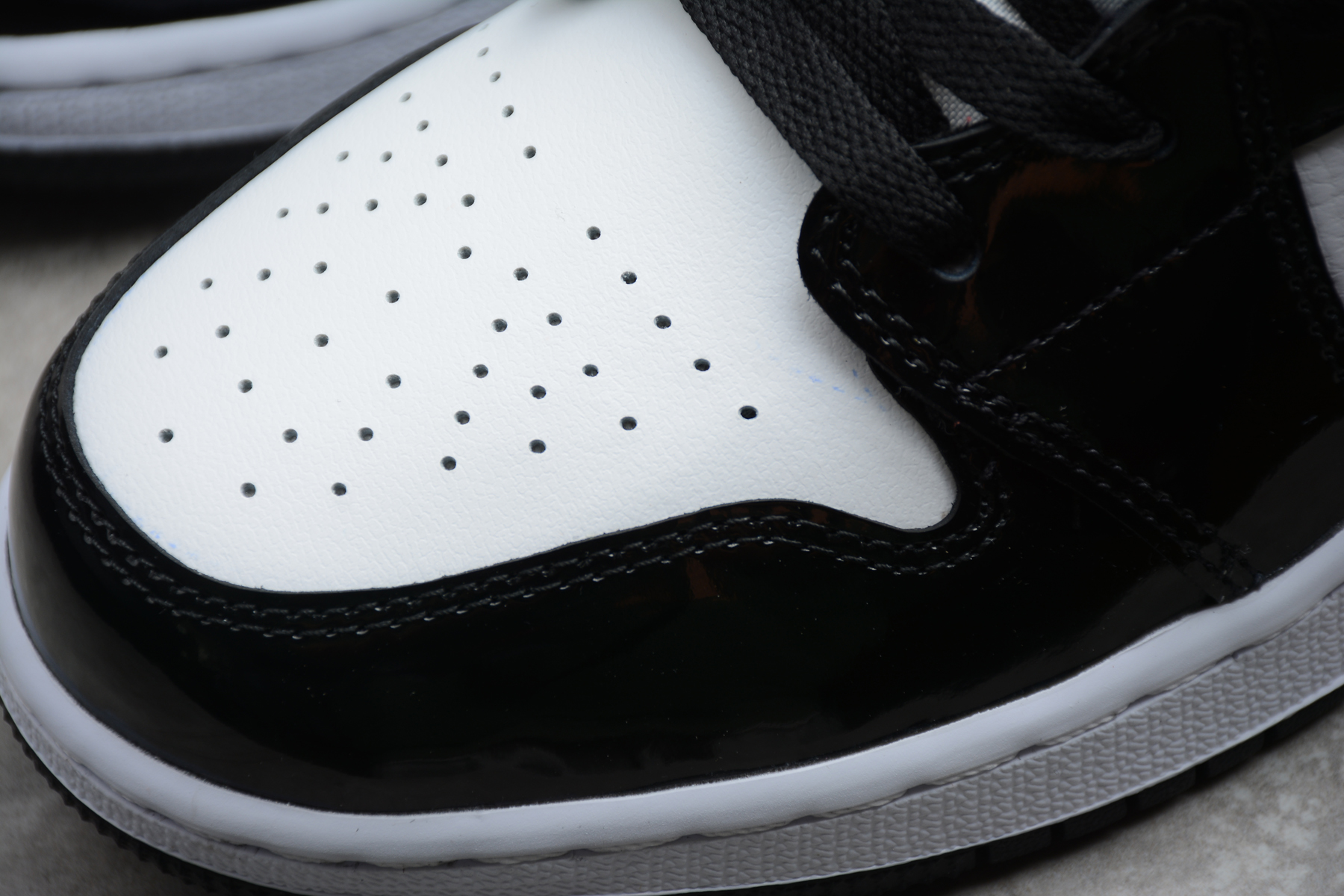 Air Jordan 1 Mid   CZ9835-100