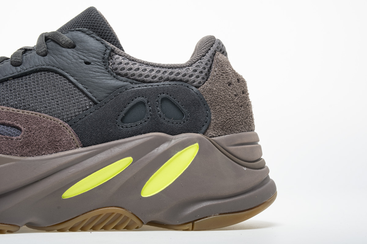 PK GOD  Yeezy Boost 700 “Mauve” EE9614