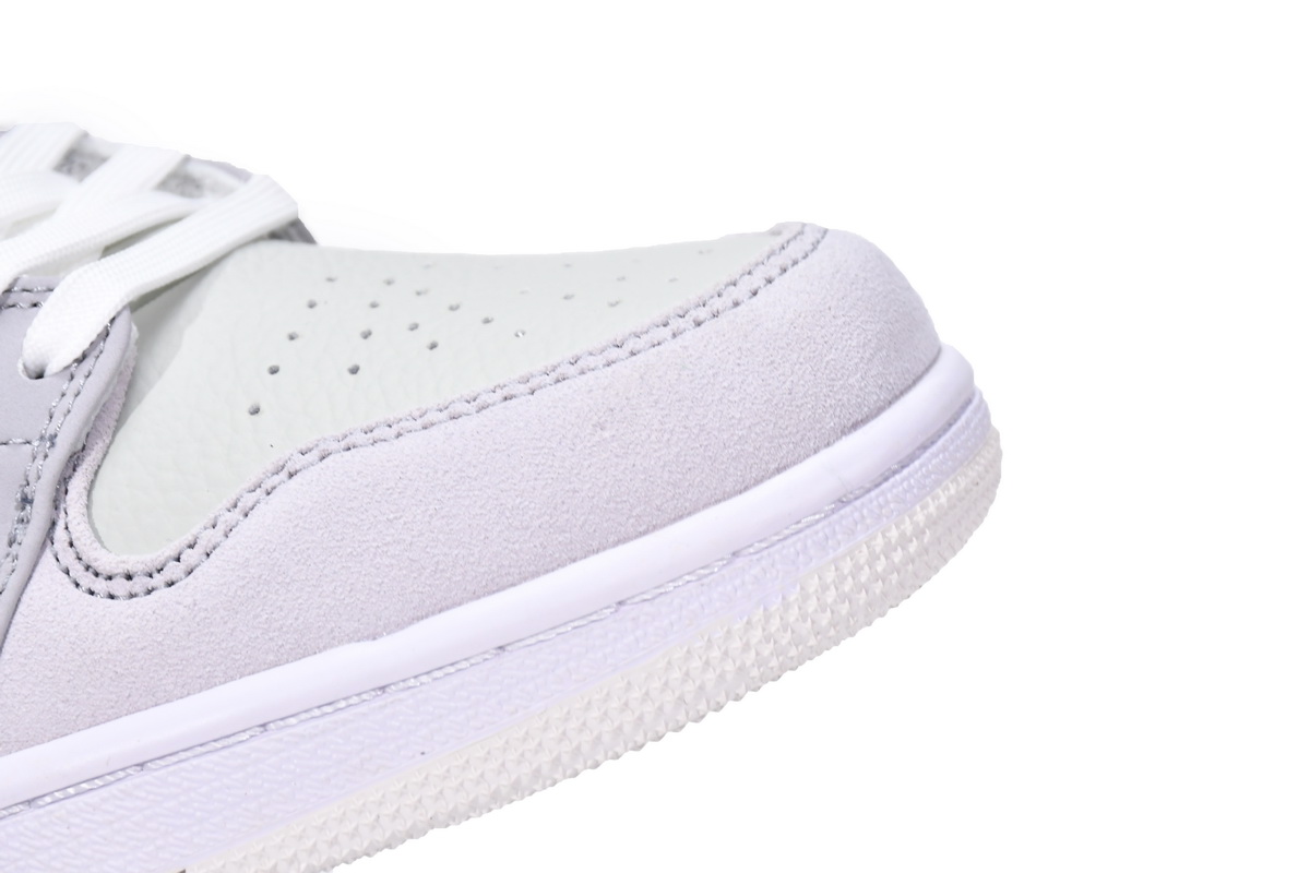 Air Jordan 1 Low “Paris”    CV3043-100