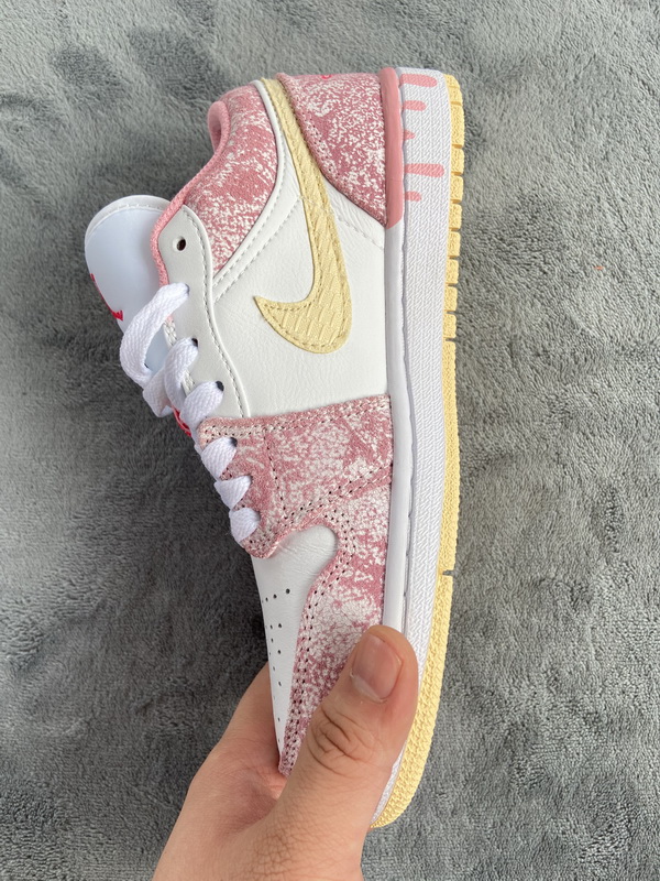 Air Jordan 1 Low SE GS Paint Drip  CW7104-601