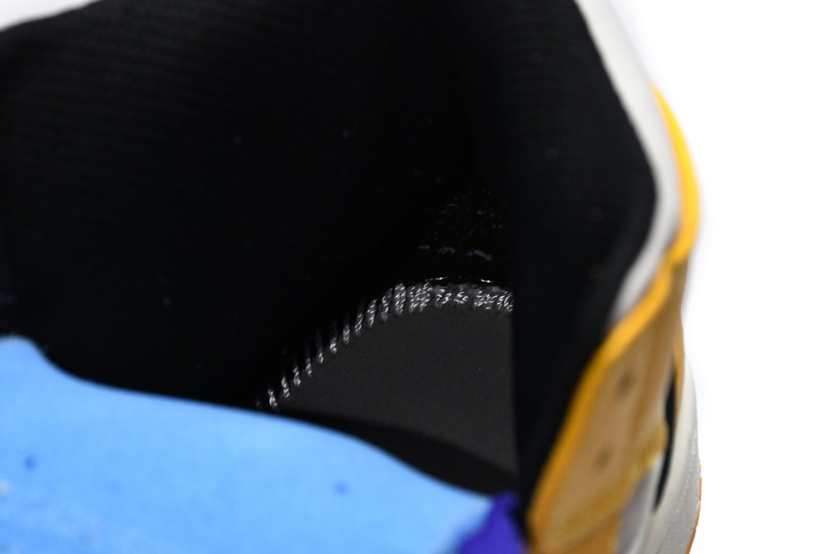 Air Jordan 1 Mid SE Lakers 852542-700