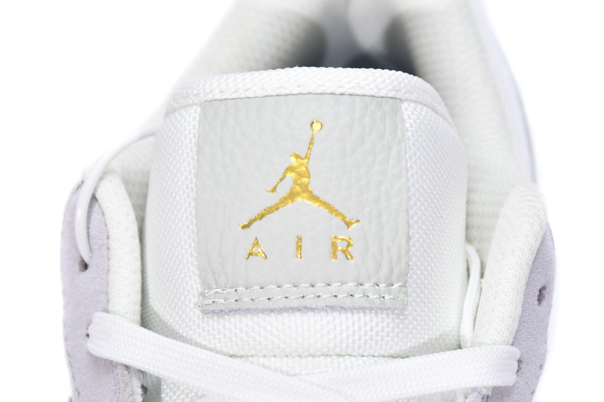 Air Jordan 1 Low “Paris”    CV3043-100