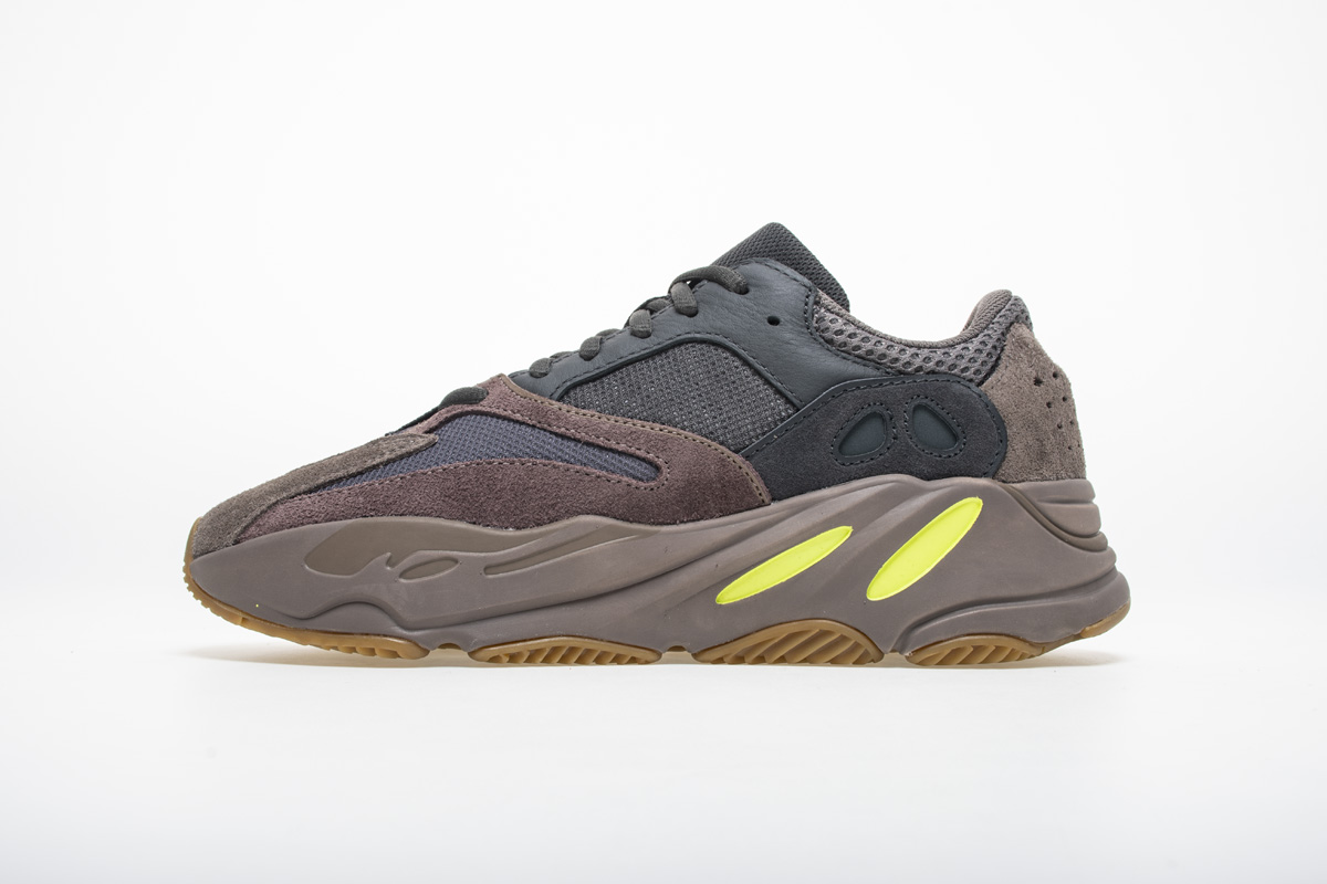 PK GOD  Yeezy Boost 700 “Mauve” EE9614