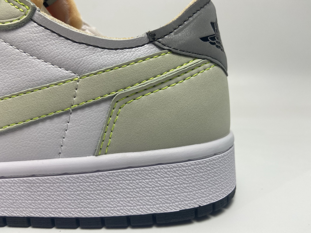 Air Jordan 1 Low OG Ghost Green  DM7837-103