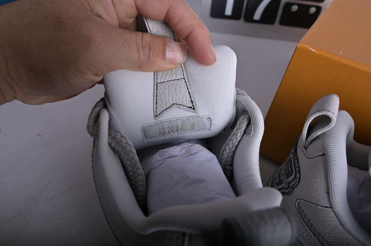 LO**S VU**TON LV Skate Sneaker Grey 1ABZ5X