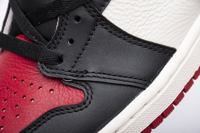 Air Jordan 1 High OG “Bred Toe”555088-610