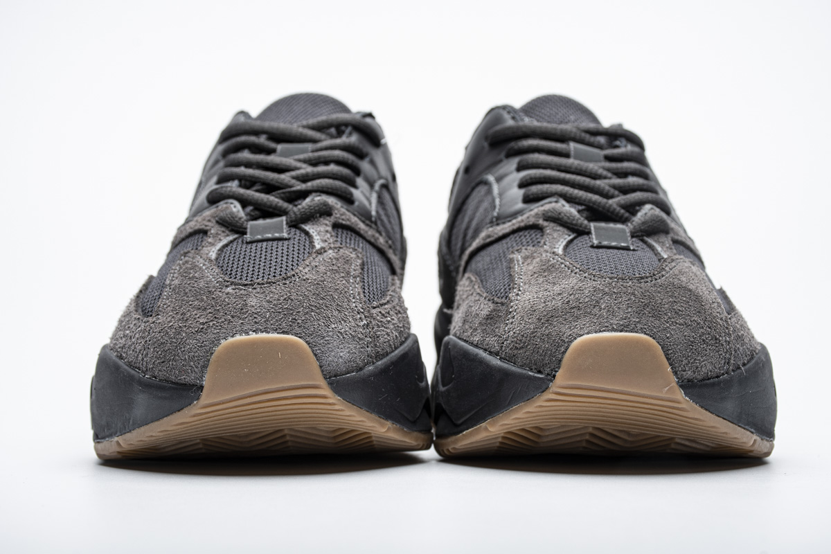 Yeezy Boost 700“Utility Black” FV5304
