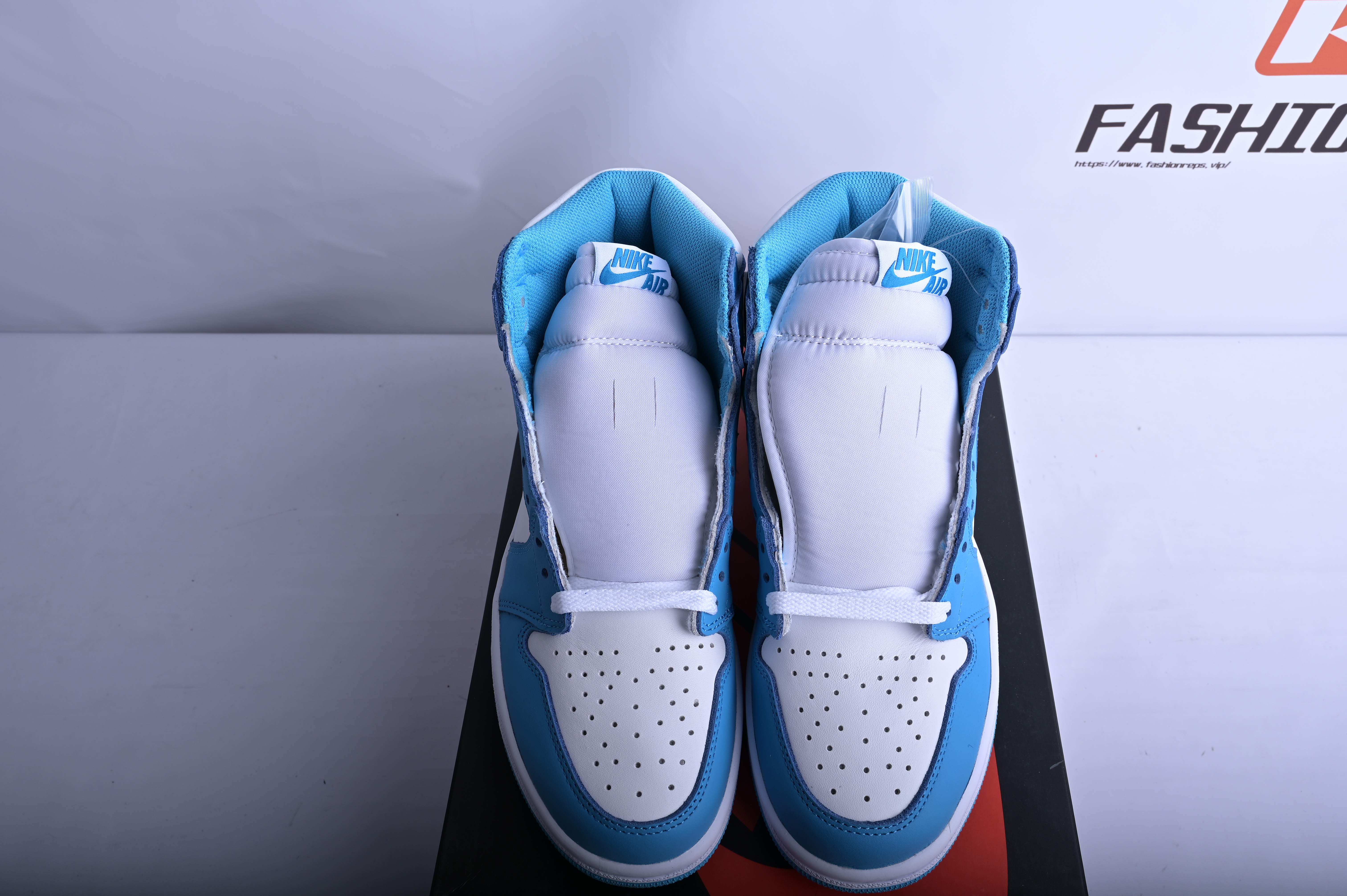 Air Jordan 1 Retro UNC   555088-117