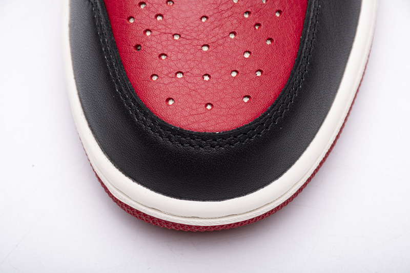 Air Jordan 1 High OG “Bred Toe”555088-610