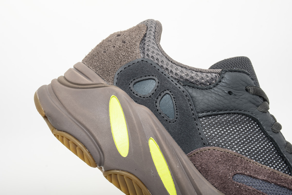 PK GOD  Yeezy Boost 700 “Mauve” EE9614