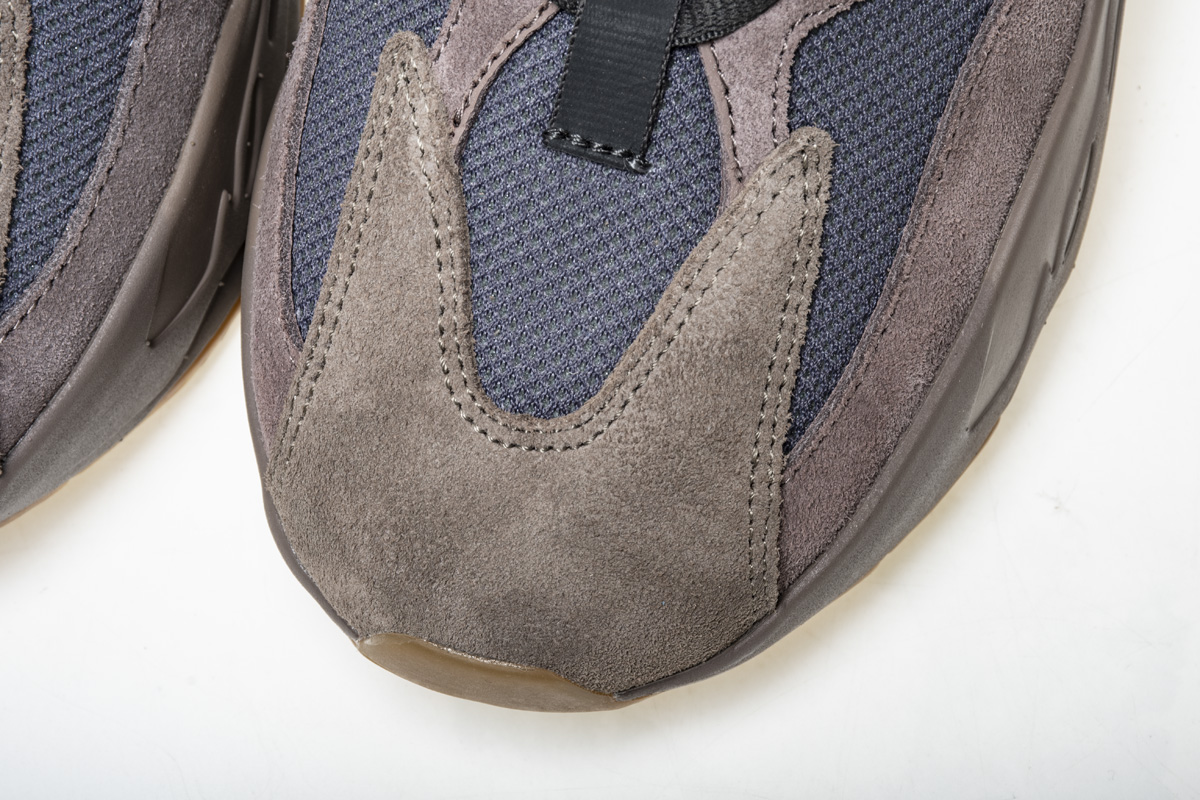 Yeezy Boost 700 “Mauve” EE9614