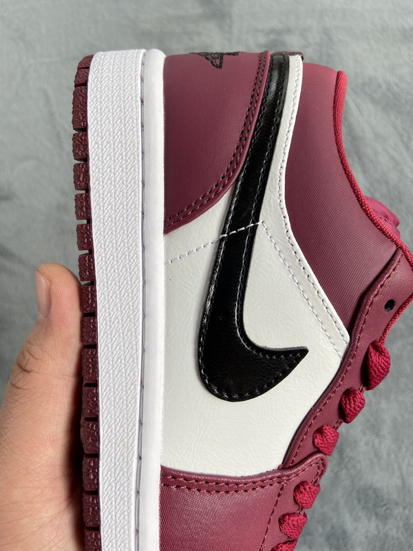Air Jordan 1 Low Noble Red  553558-604