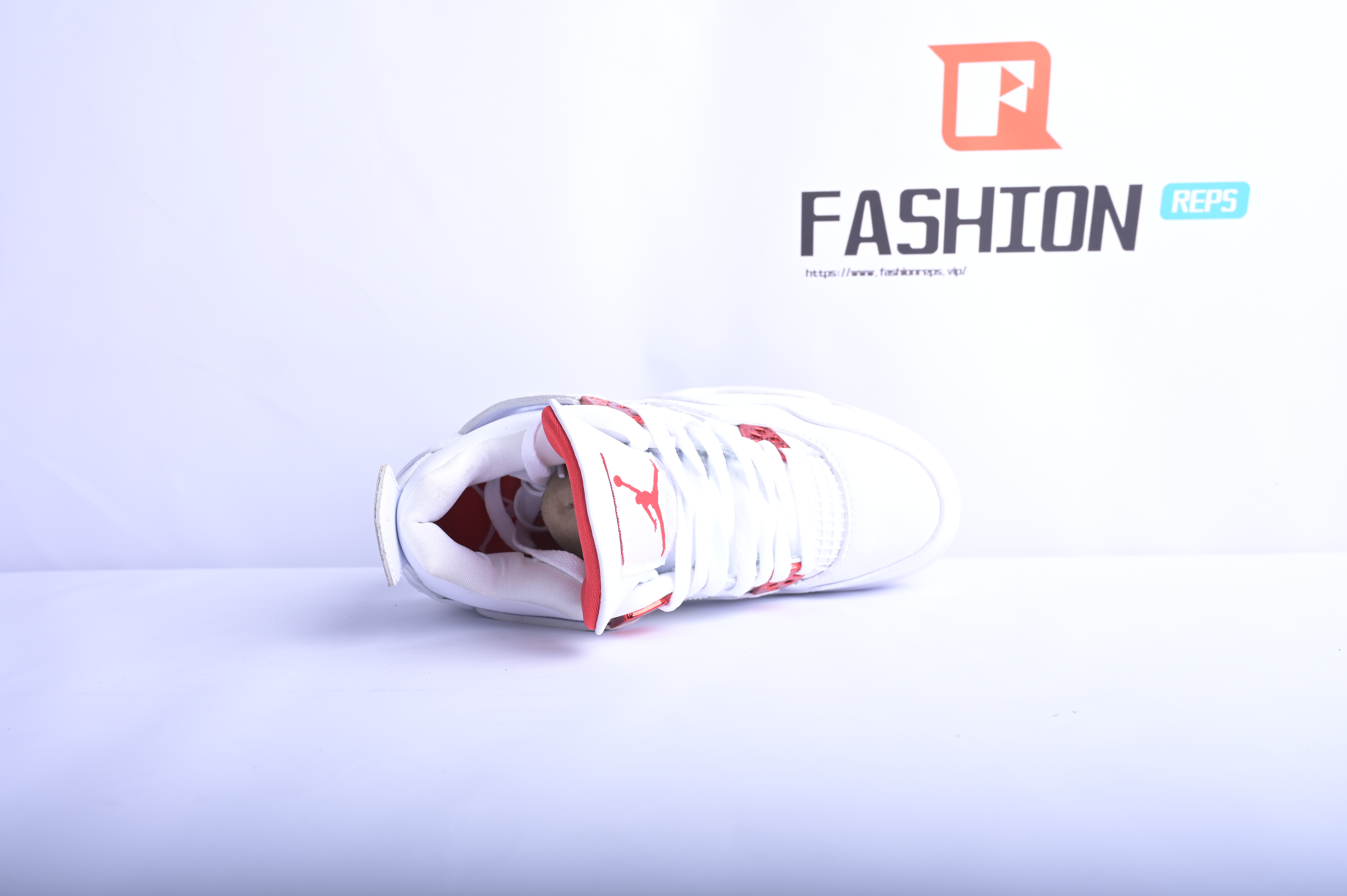 Air Jordan 4 White University Red CT8527-112