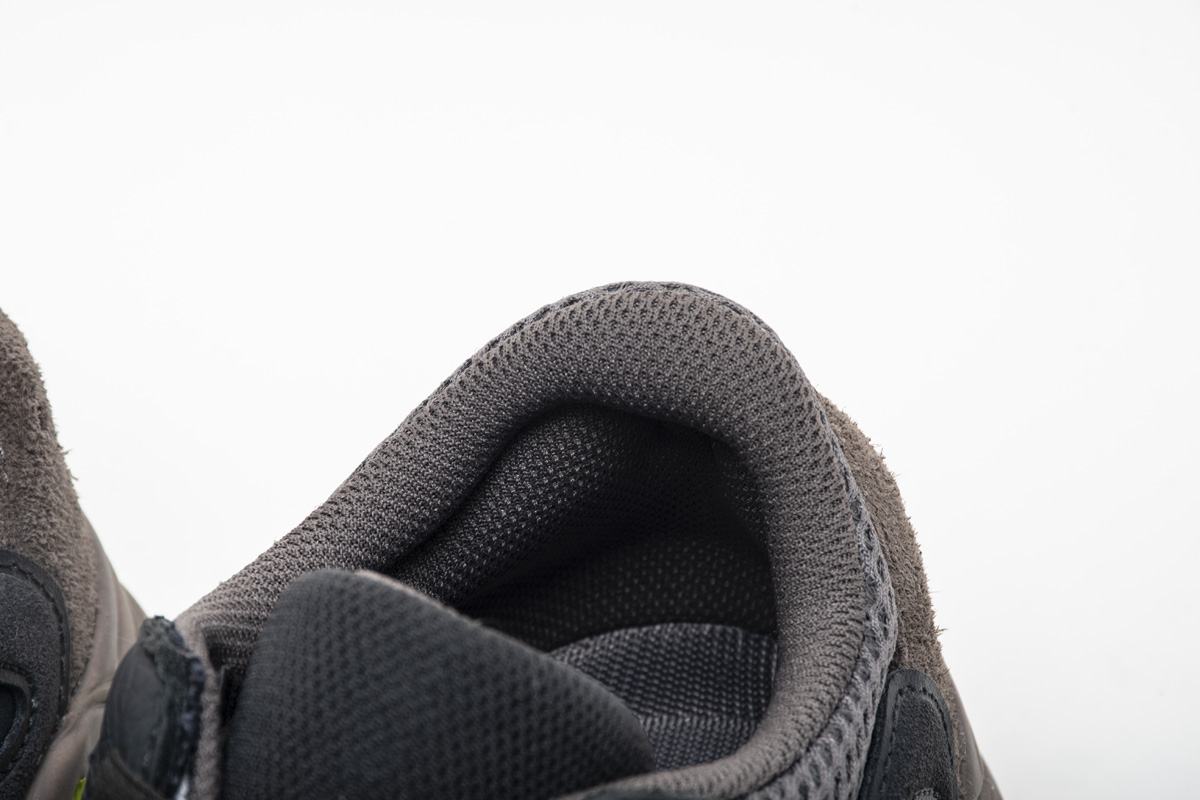 PK GOD  Yeezy Boost 700 “Mauve” EE9614