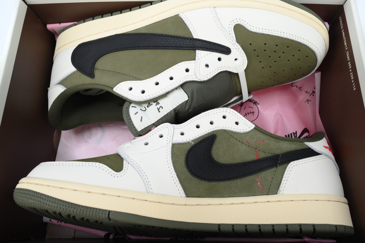 Travis Scott x Air Jordan 1 Retro Low