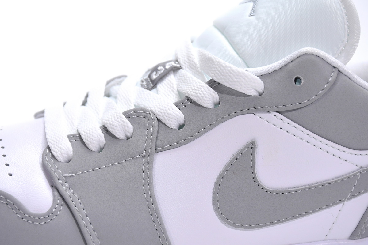 Air Jordan 1 Low Wolf Grey  DC0774-105