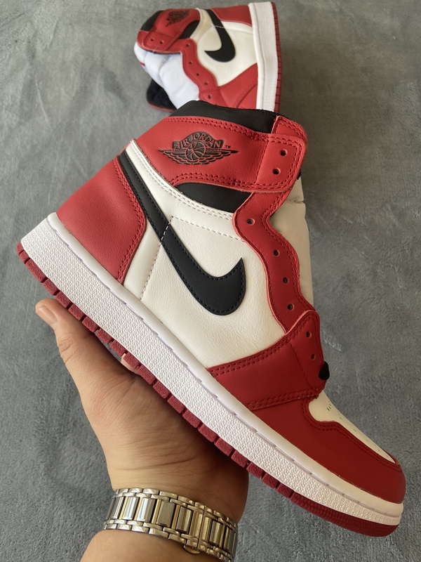 Air Jordan 1 High OG Chicago   555088-101