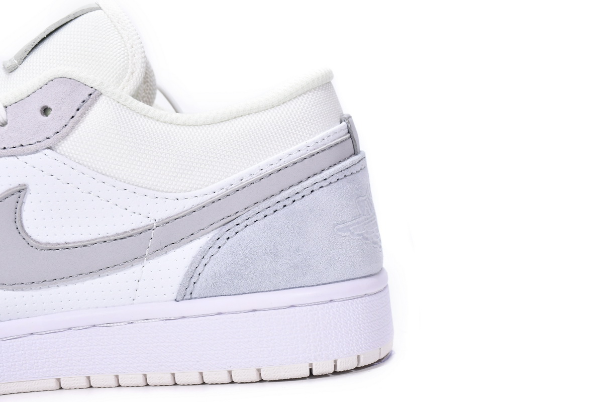 Air Jordan 1 Low “Paris”    CV3043-100