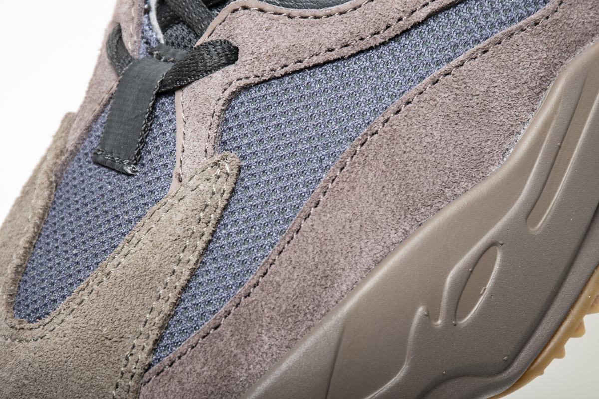 Yeezy Boost 700 “Mauve” EE9614