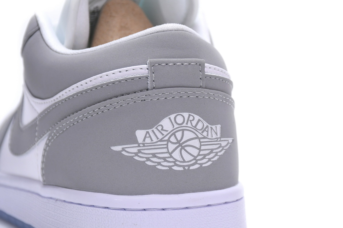 Air Jordan 1 Low Wolf Grey  DC0774-105