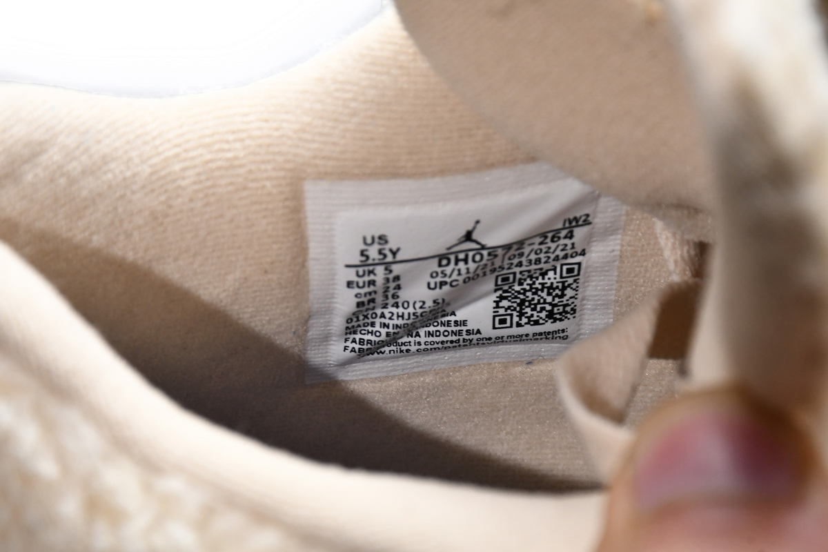 Air Jordan 4 (GS)Where The Wild Things Are DH0572-264