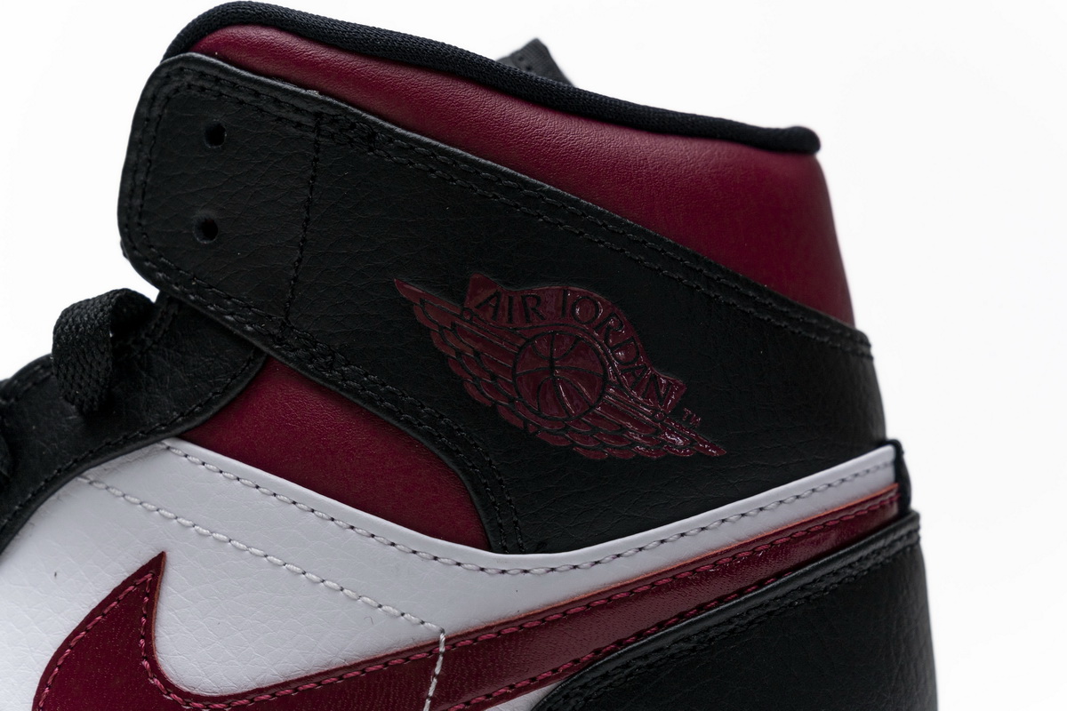 Air Jordan 1 Mid Bred Toe 554724-066