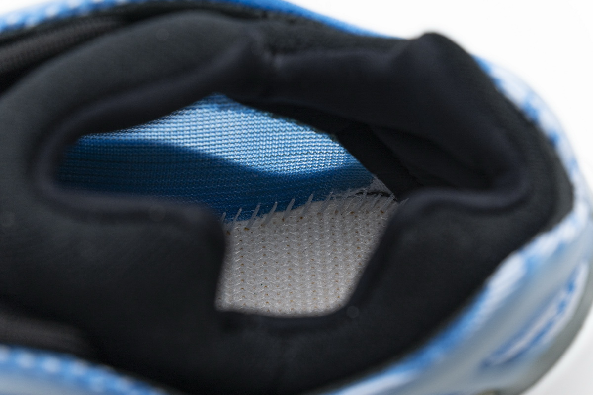 adidas Yeezy Boost 700 V3 Azareth G54850