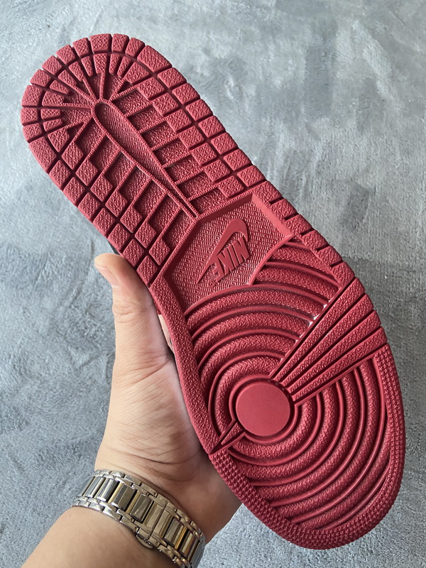 Air Jordan 1 High Banned  555088-001