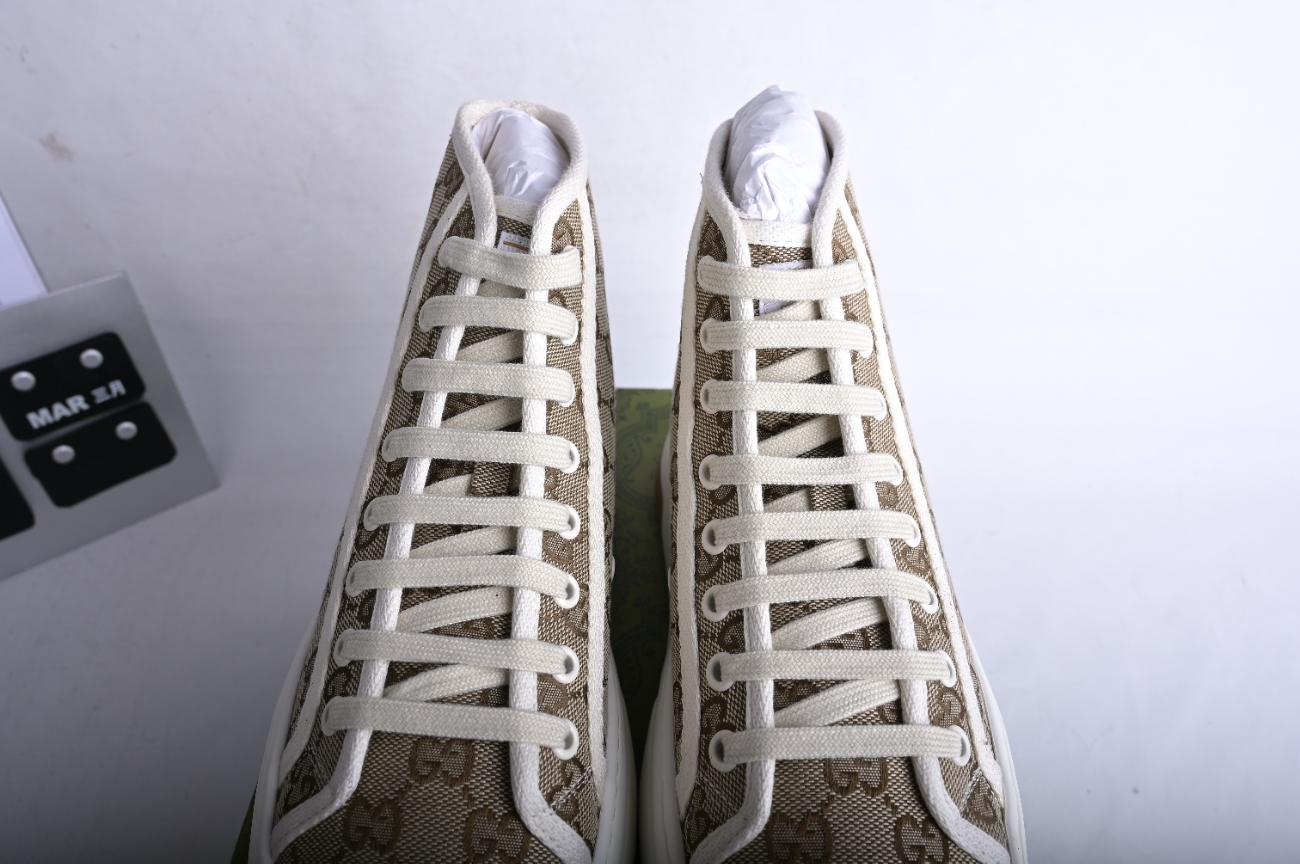 GUCCI Interlocking 745999 20Q20 9745